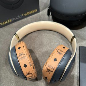 Beats by Dr. Dre Studio3 Bluetooth On Ear Wireless Headphones - Shadow Gray